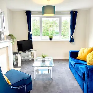 Terrance House, Modern, Spacious Apartment